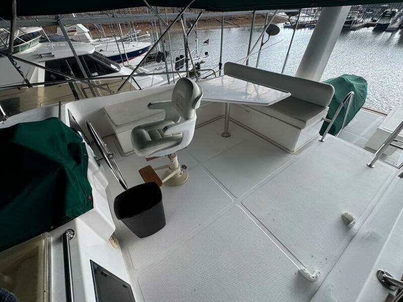 20 1991 Ocean Alexander 456 Knot Yet Flybridge Looking Starboard Stern