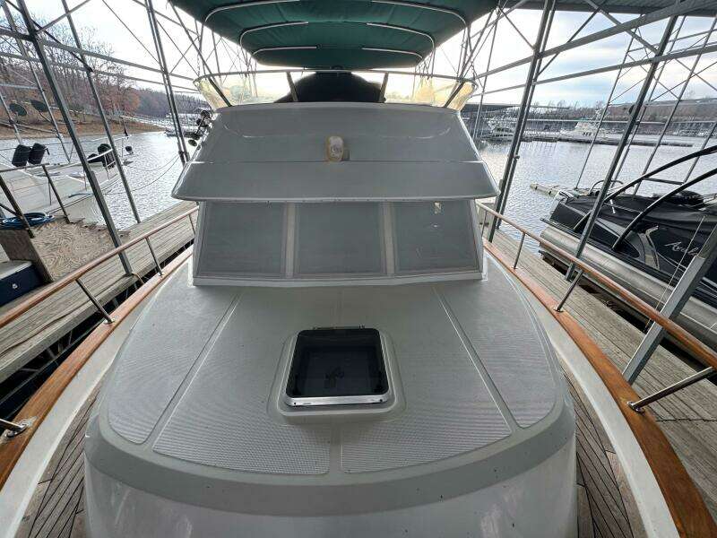 12 1991 Ocean Alexander 456 Knot Yet   Bow Brow