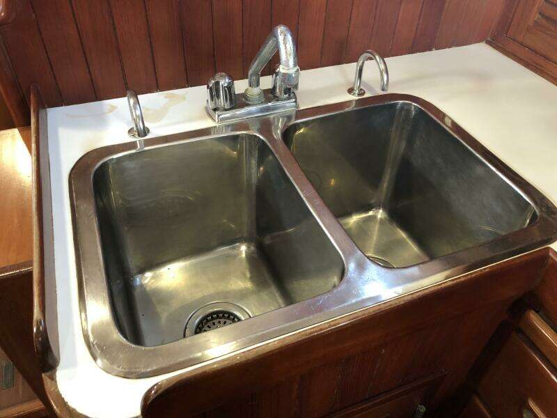 1987 Tayana Mariner 36