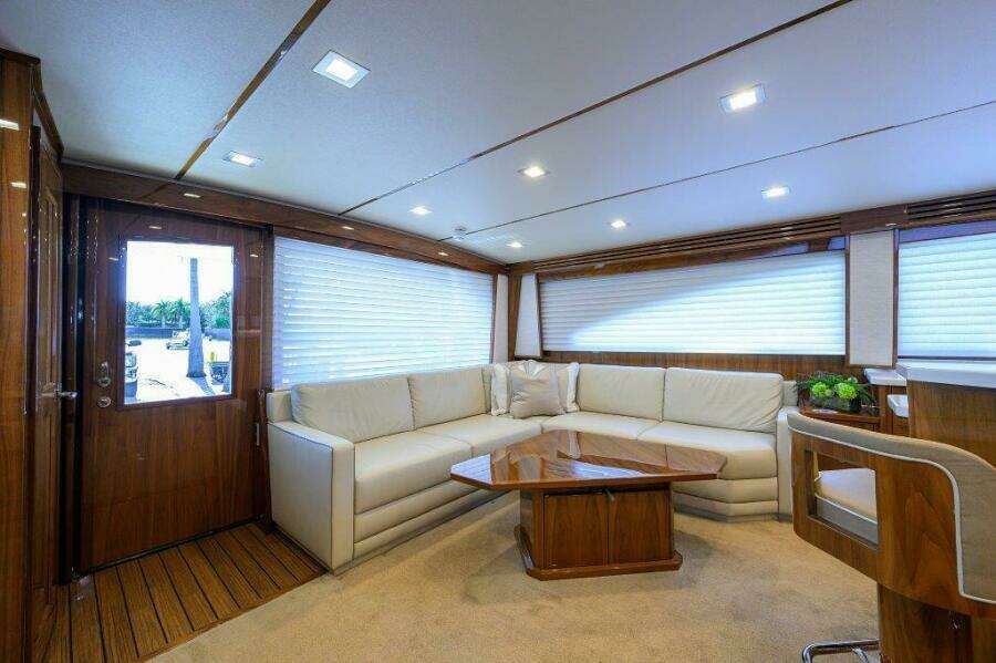 Viking 72 Knot Again - Salon