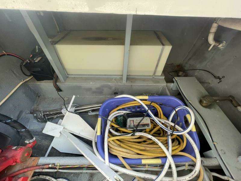 1989 Silverton 37 Convertible