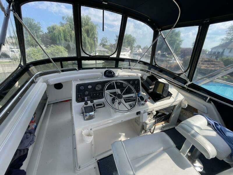 1989 Silverton 37 Convertible