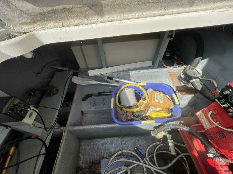 1989 Silverton 37 Convertible