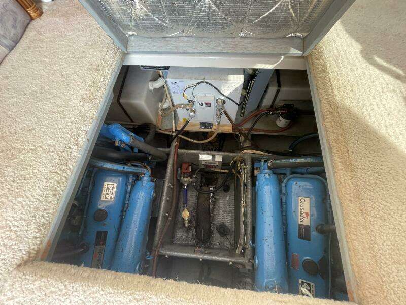 1989 Silverton 37 Convertible