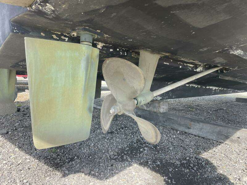 1989 Silverton 37 Convertible