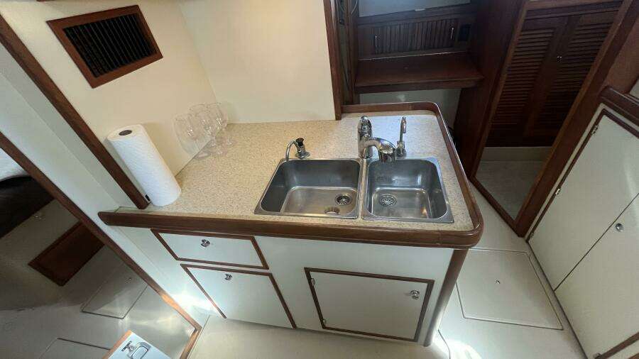 2008 Island Packet PY Trawler / Motorsailer