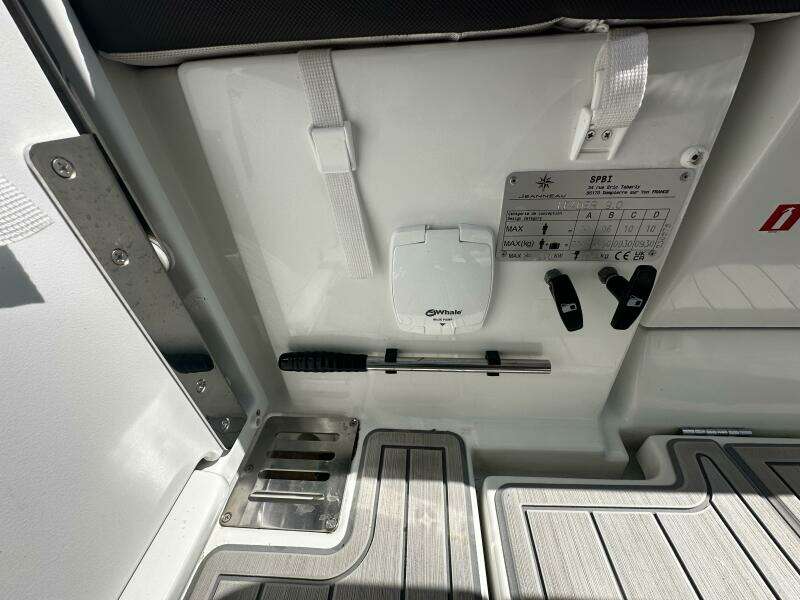 2024 Jeanneau 9.0 Leader