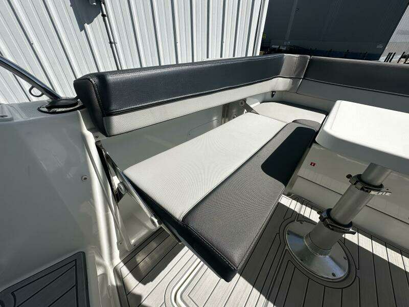 2024 Jeanneau 9.0 Leader