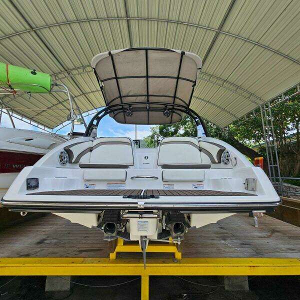 2016 Yamaha Boats 242 Limited E-Series