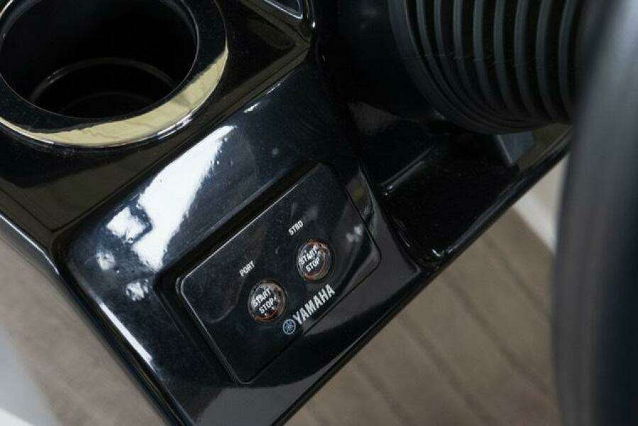 2016 Yamaha Boats 242 Limited E-Series