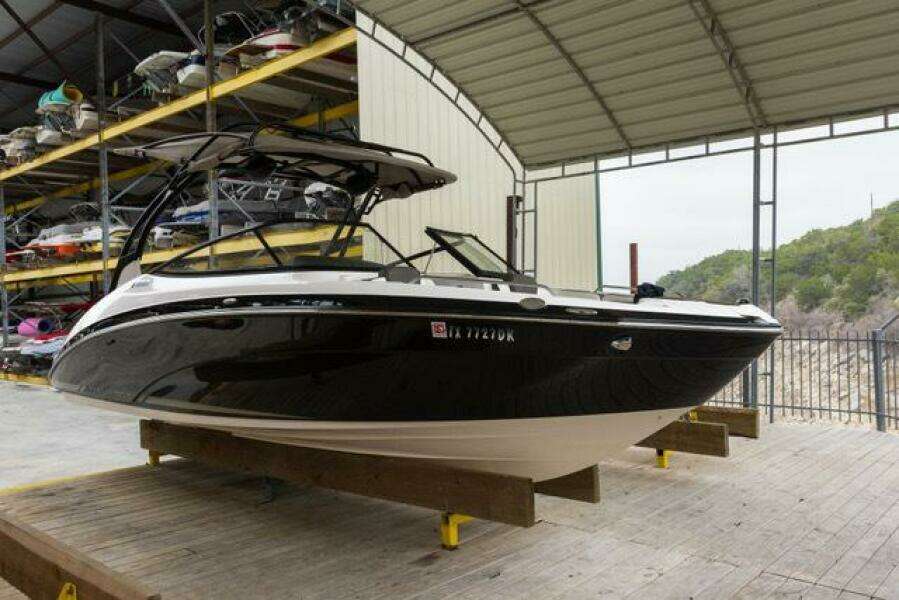 2016 Yamaha Boats 242 Limited E-Series