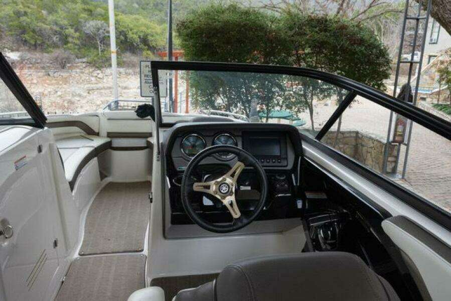 2016 Yamaha Boats 242 Limited E-Series