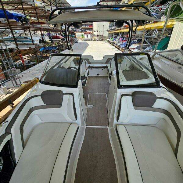 2016 Yamaha Boats 242 Limited E-Series