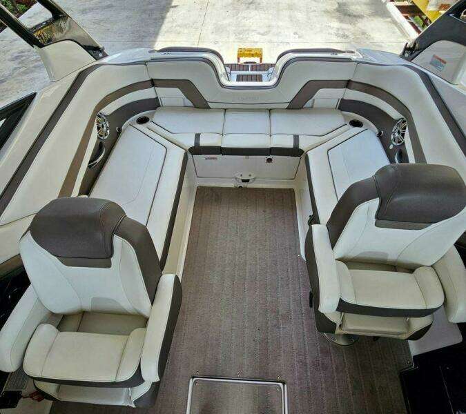 2016 Yamaha Boats 242 Limited E-Series