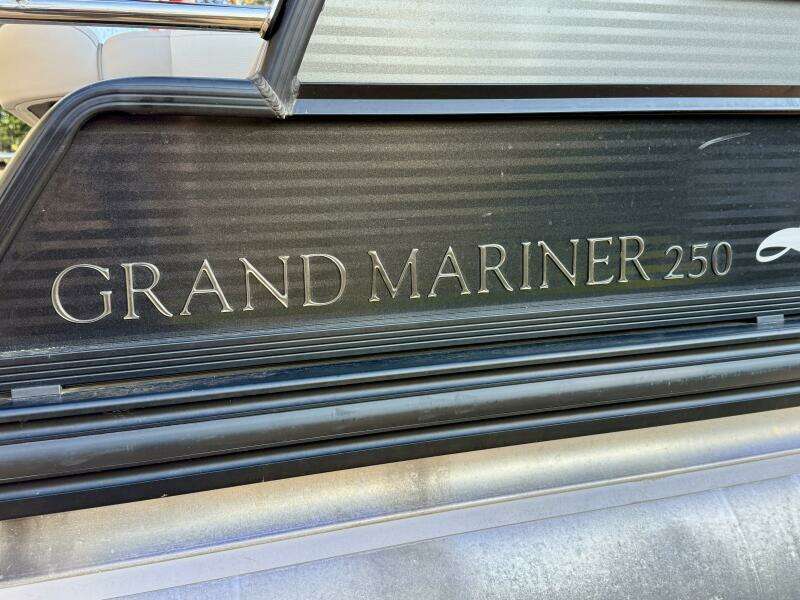 2016 Harris Grand Mariner 250 SLEC Tritoon