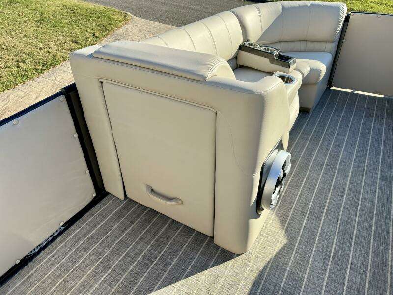 2016 Harris Grand Mariner 250 SLEC Tritoon