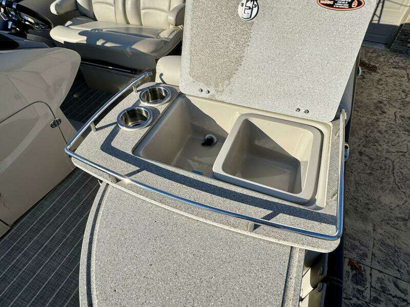 2016 Harris Grand Mariner 250 SLEC Tritoon