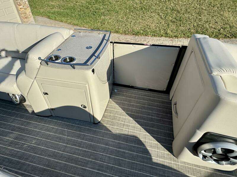 2016 Harris Grand Mariner 250 SLEC Tritoon