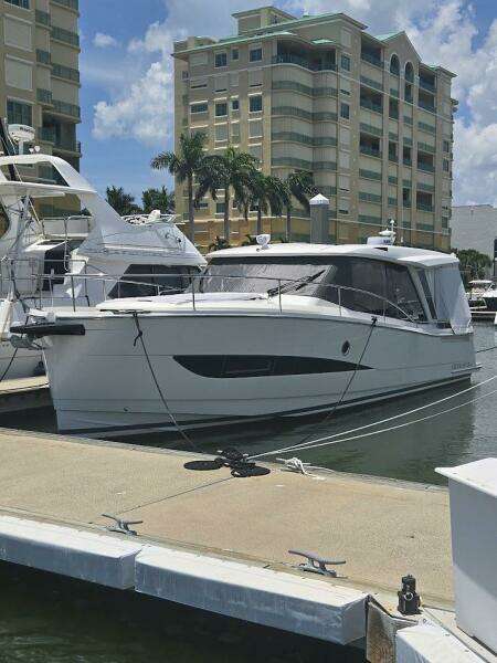 2022 Greenline 39 Hybrid