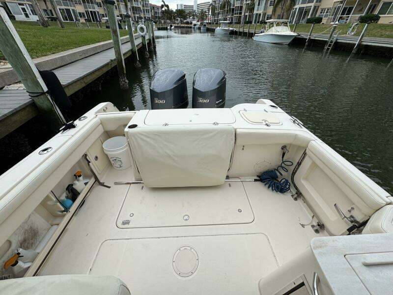 2021 Grady-White Freedom 285