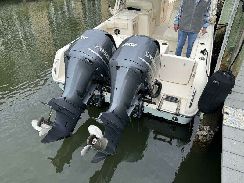 2021 Grady-White Freedom 285