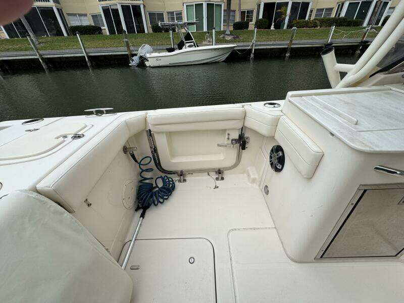 2021 Grady-White Freedom 285