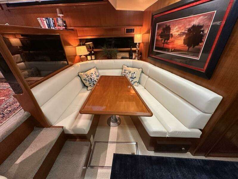 1989 Viking 44 Motor Yacht