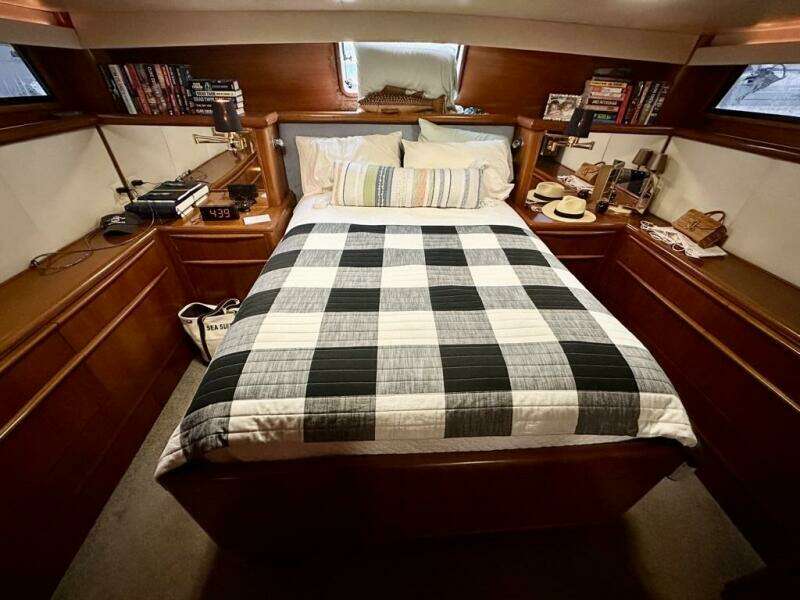 1989 Viking 44 Motor Yacht