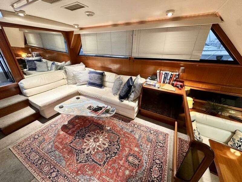 1989 Viking 44 Motor Yacht