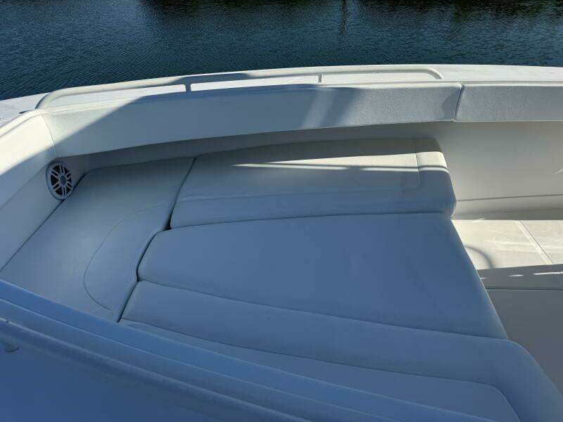 2006 Jupiter 31 CC Forward Seating