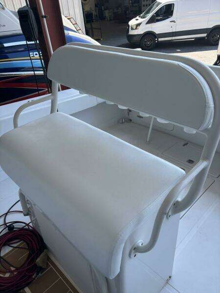 2006 Jupiter 31 CC Forward Seating