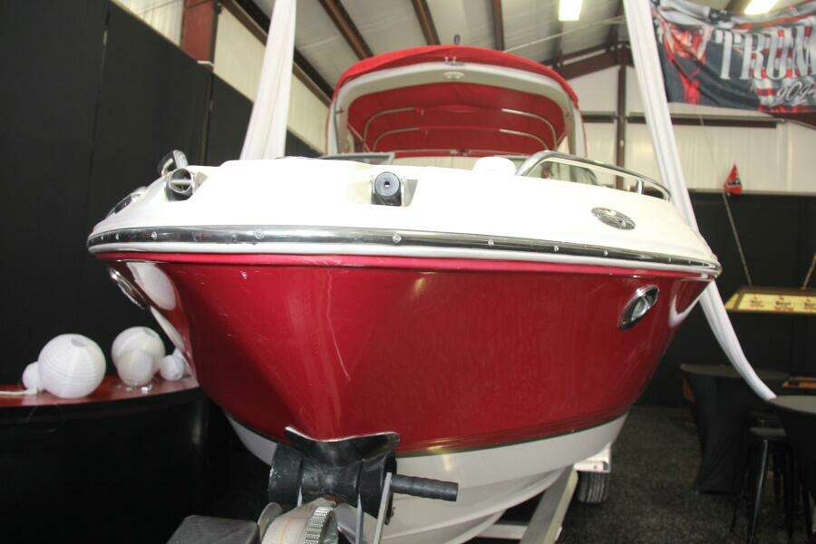 2006 Chaparral 256 SSi