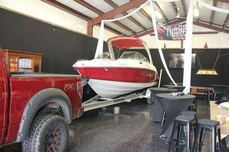 2006 Chaparral 256 SSi