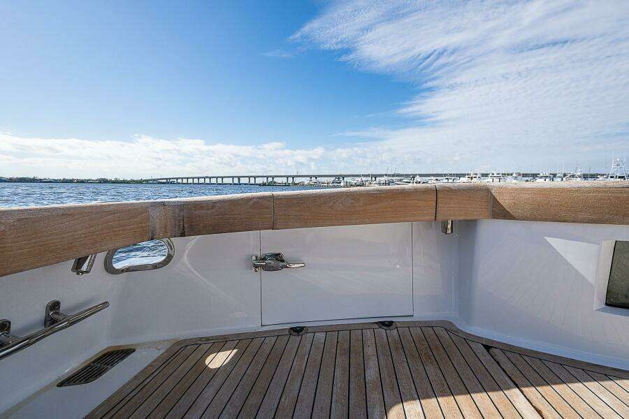 2017 F&S Cusotm Express Sportfish