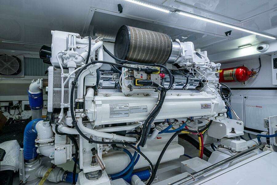 2017 F&S Cusotm Express Sportfish