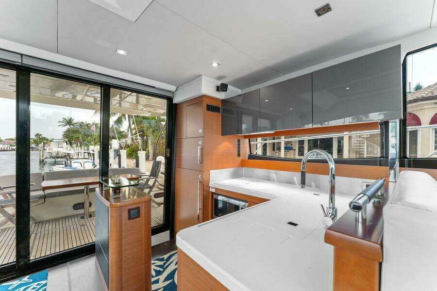 2013 Prestige 550 Flybridge Never Enough