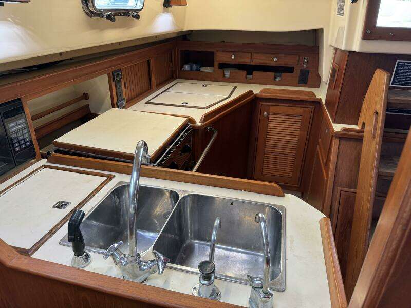 1999 Island Packet 45