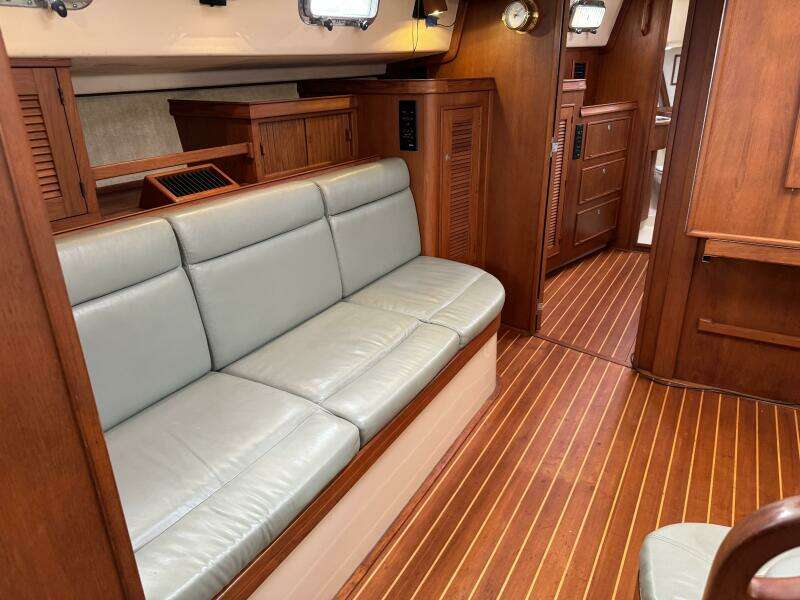 1999 Island Packet 45