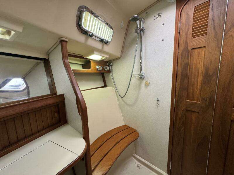 1999 Island Packet 45