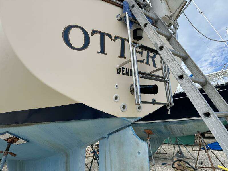 1999 Island Packet 45