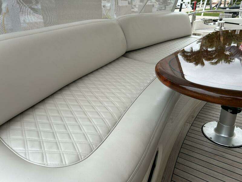 2008 Princess 67 Flybridge