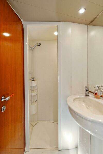 2003 Ferretti Yachts 62