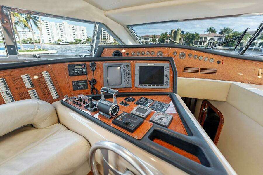 2003 Ferretti Yachts 62