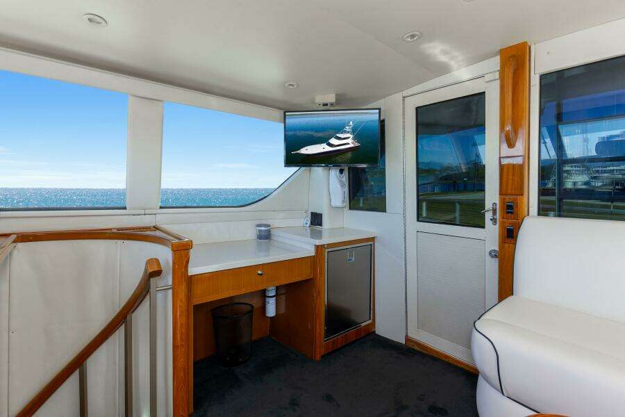 2001 65 Viking Convertible Enclosed Bridge Partnership Upper Helm (1)