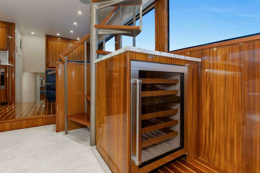 2001 65 Viking Convertible Enclosed Bridge Partnership Wine Cooler