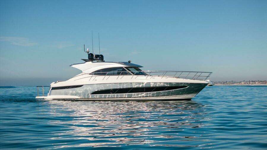 2022 Riviera 4800 Sport Yacht - VENTURES64