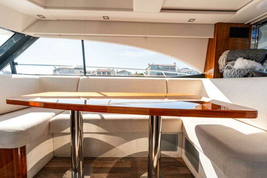 2022 Riviera 4800 Sport Yacht - VENTURES64