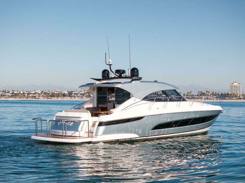 2022 Riviera 4800 Sport Yacht - VENTURES64