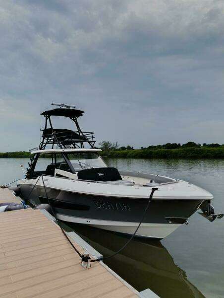 2024 Boston Whaler 420 Outrage