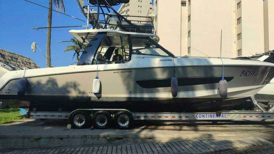2024 Boston Whaler 420 Outrage
